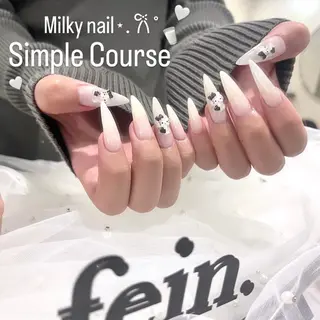 ネイル 🧁fein. nana🩵のネイルデザイン