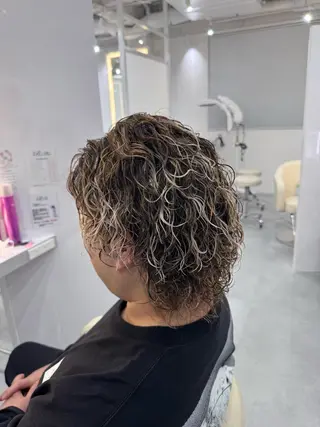 カラー パーマ メンズ R/🤎 トレンドお任せOKのヘアスタイル