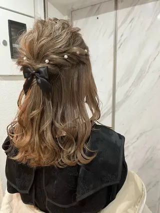 セミロング カラー ヘアアレンジ 🐻‍❄️森山愛結美 🤍N°uairoのヘアスタイル