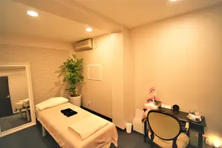 マツエク・マツパ 姿勢・骨盤/小顔矯正 痩身ダイエット 横田のエステ・リラクイメージ