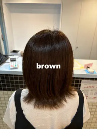 ミディアム カラー 伊藤 杏奈のヘアスタイル