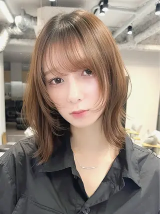 セミロング カラー HACCH （ハッチ）所属・丁寧なブリーチ& ・レイヤーショートのヘアスタイル