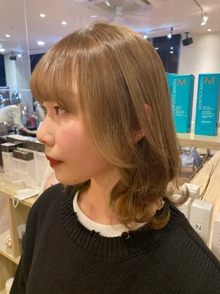 ミディアム カラー 韓国ヘア顔周りカット 艶髪ベージュtamaのヘアスタイル