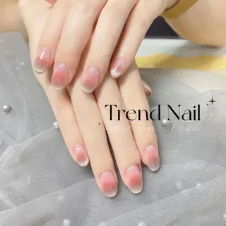 ミディアム トレンド ネイル スタジオのネイルデザイン