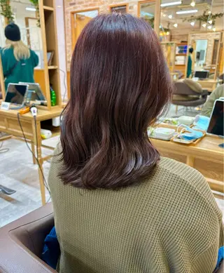 カラー 佐藤 遥菜のヘアスタイル