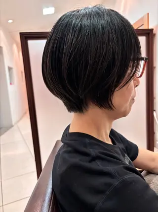 ショート シンセティックヘアデザイン所属・吉井 愛のヘアスタイル