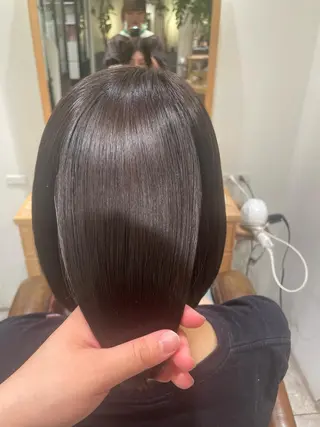 ショート リカ/ハイトーン ・オリーブ🍀のヘアスタイル