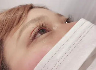 マツエク・マツパ 石渡このみ 🍊レイヤーカットのヘアスタイル