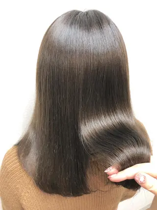 セミロング カラー PALETTE(パレット)所属・SHIORI💜口コ ミNo.1艶カラーのヘアスタイル