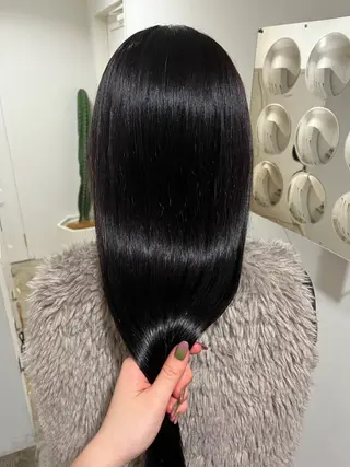 ロング 岡田 琉花のヘアスタイル