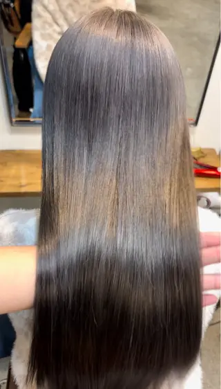 ロング ブルーJR高槻本店所属・高槻/艶髪カラー/ 髪質改善特化✨たくみのヘアスタイル