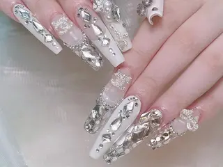 ネイル Rainrain💧 パーツ豊富、やり放題のネイルデザイン