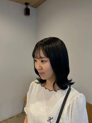 ミディアム カラー 川端 明莉のヘアスタイル