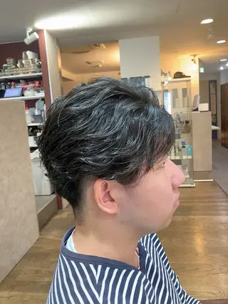 ショート パーマ メンズ TAYA 心斎橋所属・山本 聖真のヘアスタイル