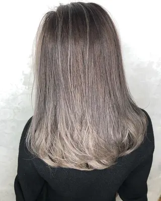 ミディアム カラー ヘアアレンジ 遠藤 拓馬のヘアスタイル