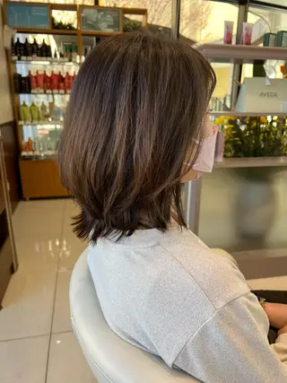 ミディアム 沢登 穂乃香のヘアスタイル
