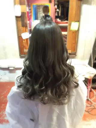 カラー FÜRSTIN所属・西村髪質改善 ブリーチ縮毛矯正のヘアスタイル