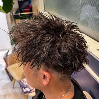 ショート パーマ メンズ 吉田 新平のヘアスタイル