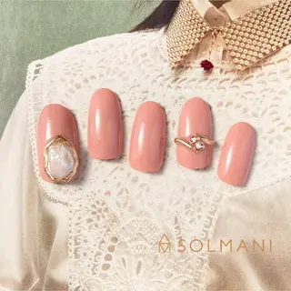 ネイル SOLMANI 予約担当のネイルデザイン