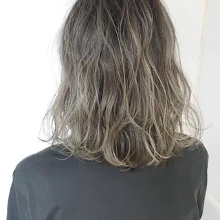 ミディアム カラー ボブ・レイヤーカット 吉敷航一のヘアスタイル