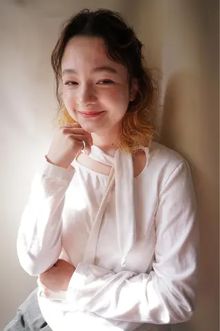 ミディアム カラー パーマ ヘアアレンジ 前髪顔周り✂️店長 ❤️アマミヤ❤️のヘアスタイル