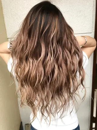 ロング カラー レイヤーカット匠 イソザキノリユキのヘアスタイル