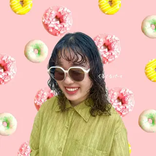 セミロング パーマ hollo原宿所属・パーマ/ハイトーン 🎀Rumiのヘアスタイル