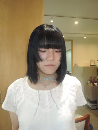 ショート YUI／レイヤー カット/透明感カラーのヘアスタイル