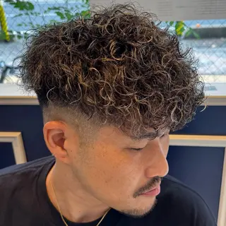 ショート カラー パーマ メンズ 吉田 新平のヘアスタイル