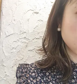 ミディアム カラー atelier NINO所属・よこもり あいのヘアスタイル