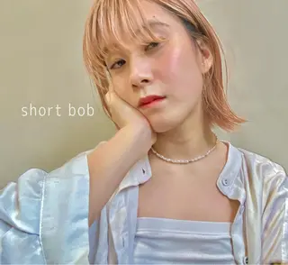 ミディアム カラー 梅田ハイトーン チダ ヒナノのヘアスタイル