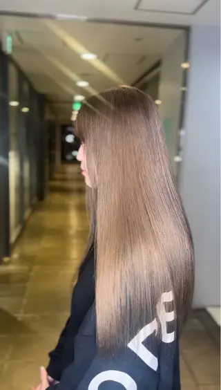 ロング カラー SWAN  sapporo所属・奥田 星来のヘアスタイル