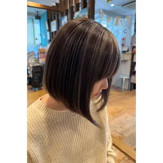 ショート ハイトーン/ ダブルカラー/透明感のヘアスタイル