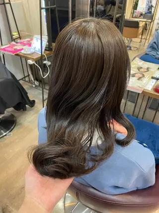 ミディアム ELEN 新百合ヶ丘のヘアスタイル