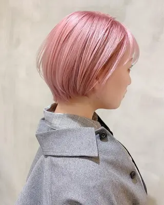 ショート カラー 鈴木 美紅のヘアスタイル