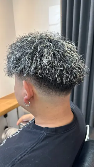 カラー パーマ メンズ 浅岡律喜 /メンズ/フェードのヘアスタイル