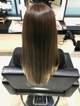 ロング カラー 丸尾 沙弥香のヘアスタイル