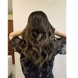 ロング カラー ラカリテ所属・渋谷 りなのヘアスタイル