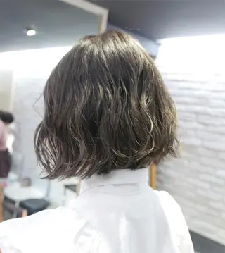 ショート カラー レイヤー べージュ 白石研太のヘアスタイル