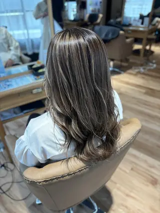 セミロング 上原 花奈のヘアスタイル