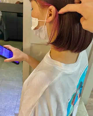 ショート カラー 梅田ハイトーン チダ ヒナノのヘアスタイル