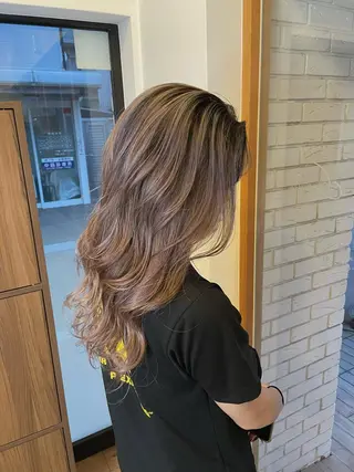 セミロング カラー ヘアアレンジ 🎗秋山勇 /三宮指名No.1のヘアスタイル