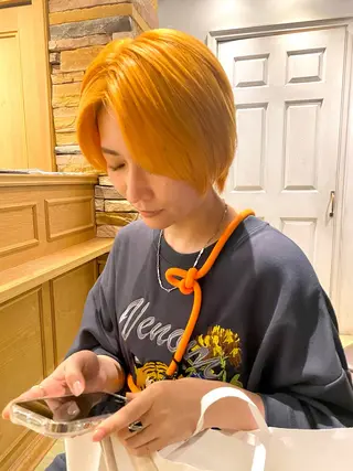 ショート カラー 千 田のヘアスタイル