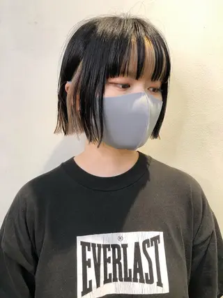 ショート カラー SALOWIN所属・ブリーチ✨ ボブ✨レイヤーのヘアスタイル