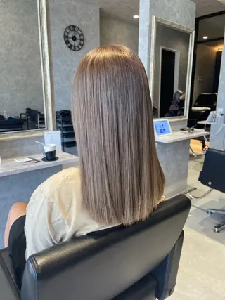 ロング ハイトーン ／ レイヤー/吉田陸斗のヘアスタイル