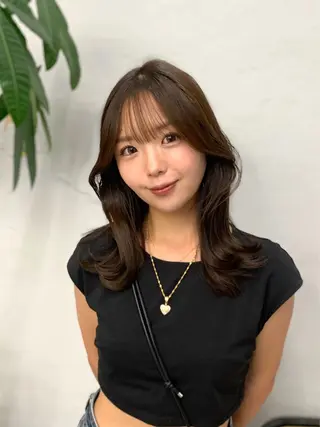 ミディアム shes茶屋町アリサ 🎀顔周り×韓国風のヘアスタイル