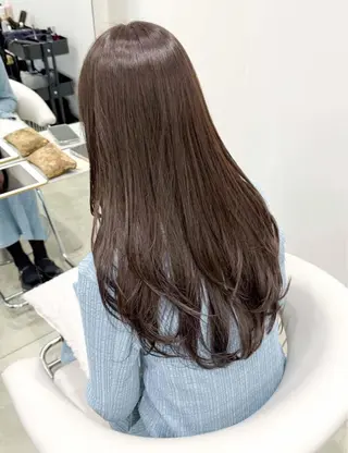 ロング カラー 伊藤 優里のヘアスタイル