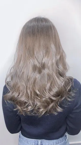 ロング カラー 髪質改善ioLu 伊藤サダキのヘアスタイル