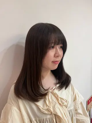 セミロング レナークアリア 沼畑 野乃花のヘアスタイル