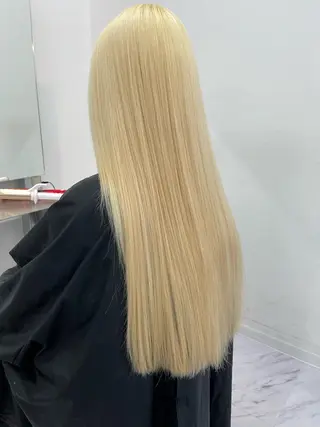 ロング カラー TATSU ミルクティーベージュのヘアスタイル